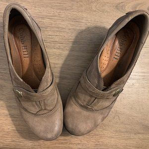 Cobb Hill by New Balance "Adriana" tan suede pumps